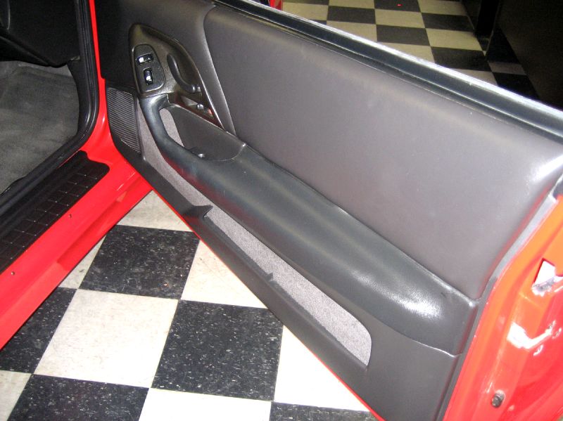 2002redblackssttopauto/13.JPG